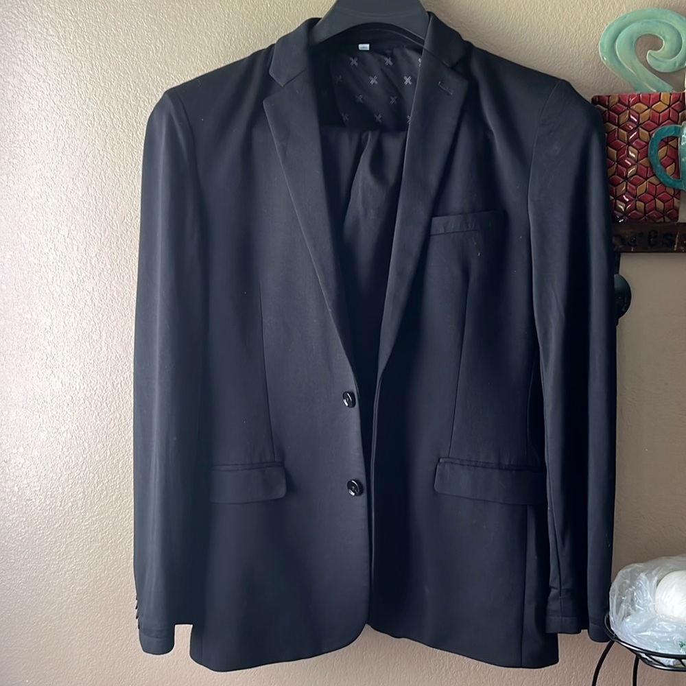 Classic Black Men's suit - Picture 1 of 4